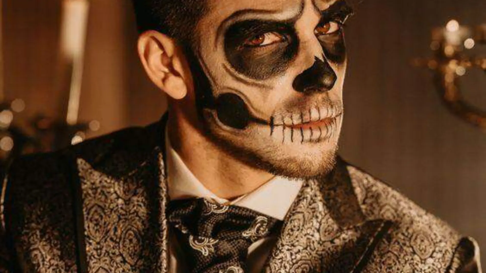 Maquillaje hombre en Día de Muertos 